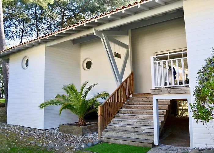 Avec Piscine Sur Le Golf Entre Et Océan Villa