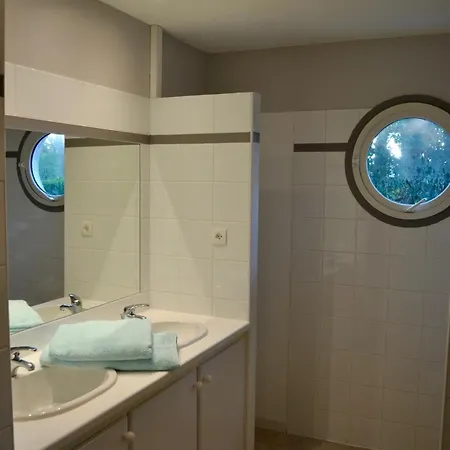 Avec Piscine Sur Le Golf Entre Et Ocean Villa